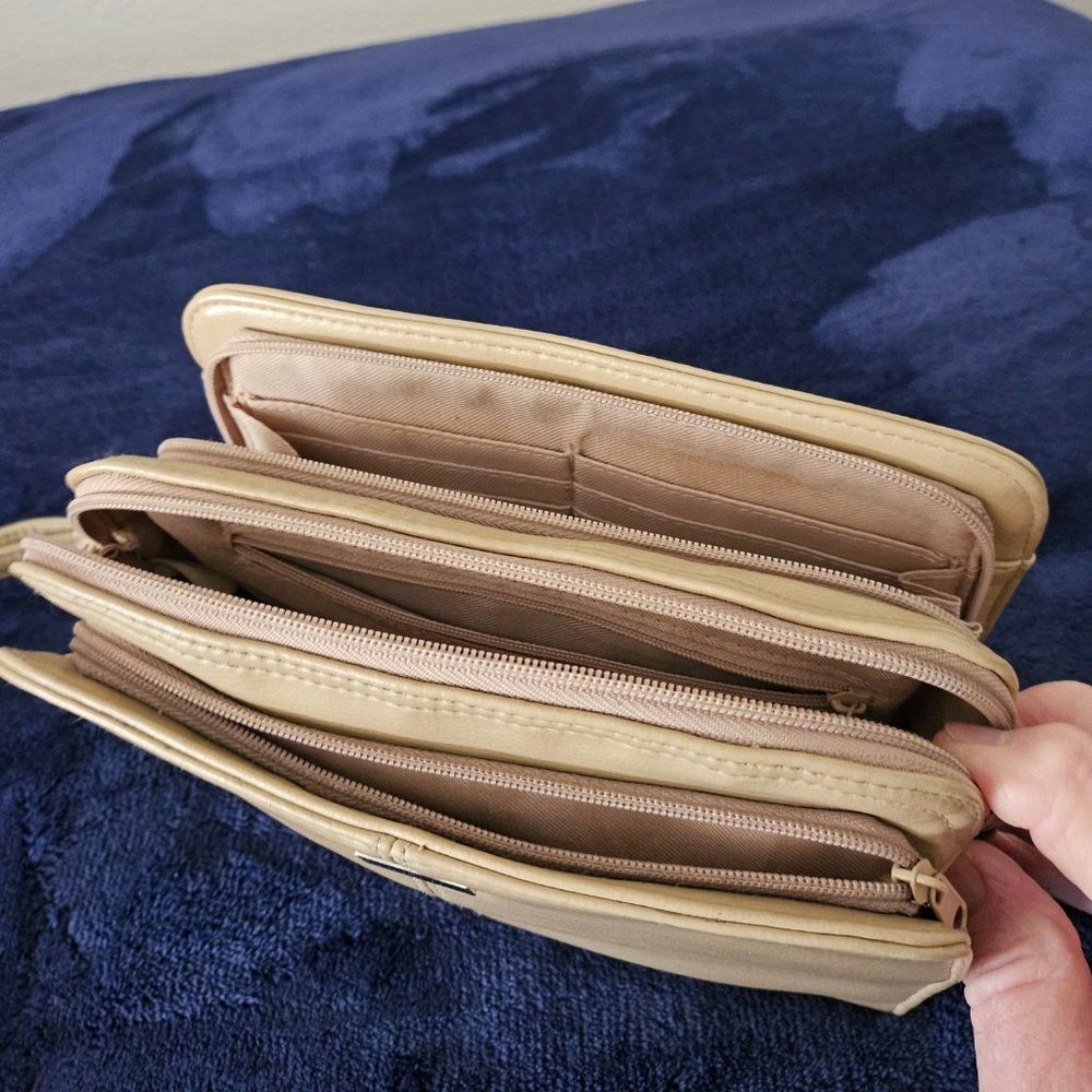 Purse - Picture 3 of 3